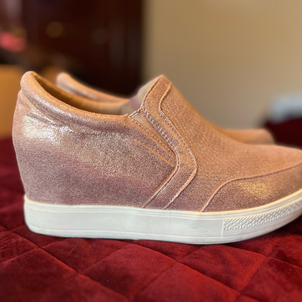 Ladies Wanted Pink Shoes